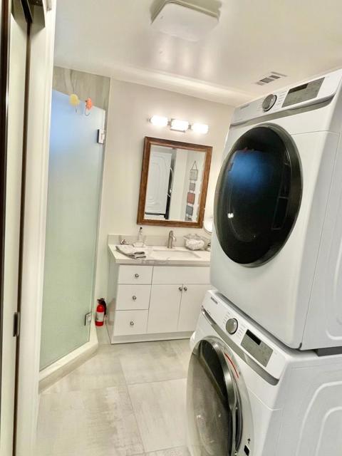 600 7th Avenue, San Mateo CA: https://media.crmls.org/mediaz/3b64ca0a-11eb-4aab-bc4c-8297c57863c6.jpg