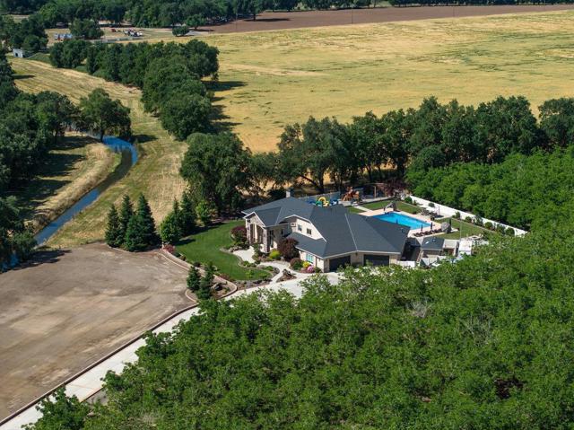 2165 W Biggs Gridley Road, Gridley CA: https://media.crmls.org/mediaz/3b650be7-7891-4e86-9ab6-a219df52daa5.jpg