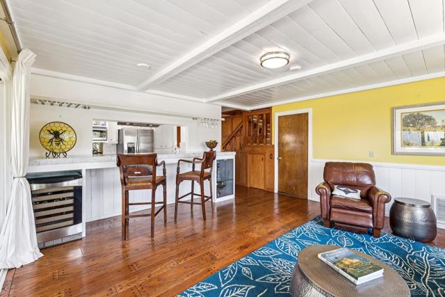 2807 Carlton Way, Fallbrook CA: https://media.crmls.org/mediaz/3b651d89-0158-4ef6-893c-c4ae111ab8c5.jpg