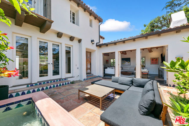 331 S Medio Drive, Los Angeles CA: https://media.crmls.org/mediaz/3b652841-33ee-41d8-a5ef-662107137702.jpg