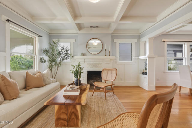 Detail Gallery Image 4 of 21 For 463 Toolen Pl, Pasadena,  CA 91103 - 3 Beds | 2 Baths