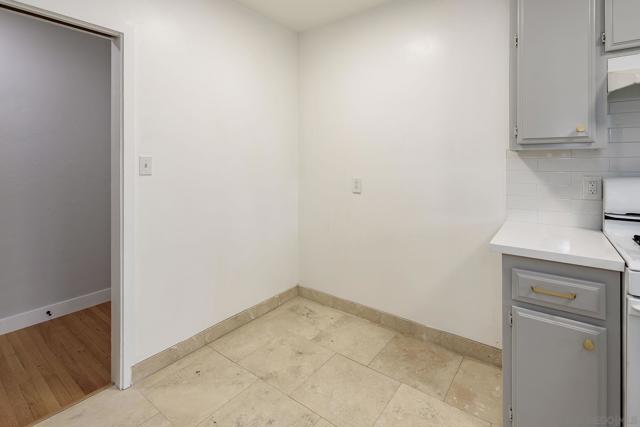 2486 CALLE SERENA, San Diego CA: https://media.crmls.org/mediaz/3b66b8ea-7ddb-46ad-8b14-579afee7a873.jpg