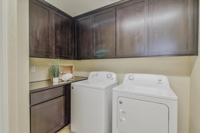 3927 Streamline Street, Sacramento CA: https://media.crmls.org/mediaz/3b66be7b-3aec-4b08-9e53-3e40acce747b.jpg