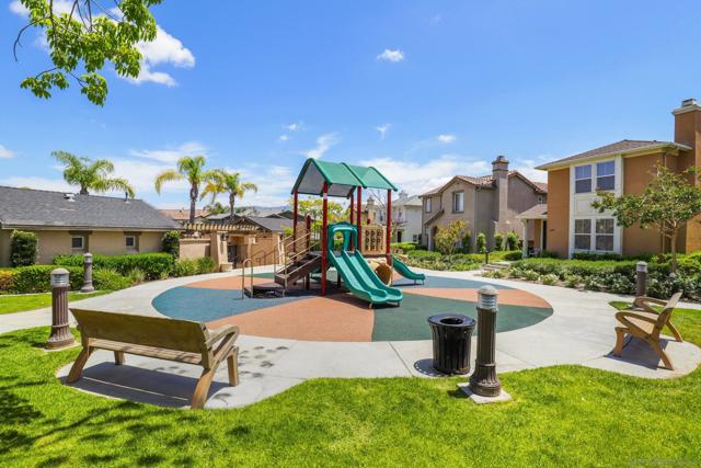 1675 Tree Song Ln, Chula Vista CA: https://media.crmls.org/mediaz/3b6757af-ff6b-4aed-80b7-f371b11877d2.jpg
