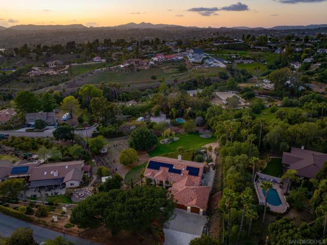 2610 Sunset Hills, Escondido CA: https://media.crmls.org/mediaz/3b67fa2e-8958-40cf-bd3b-105a5960f747.jpg