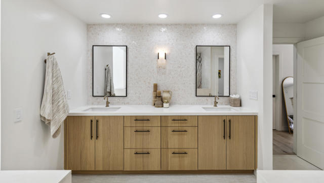 44970 Desert Horizons Drive, Indian Wells CA: https://media.crmls.org/mediaz/3b6808f6-1098-477e-ac27-88f94c918a4f.jpg