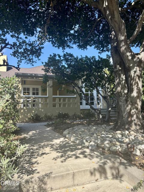 1123 Montrose Avenue, South Pasadena CA: https://media.crmls.org/mediaz/3b68103b-3b74-4585-9e5a-7d61bae91d20.jpg