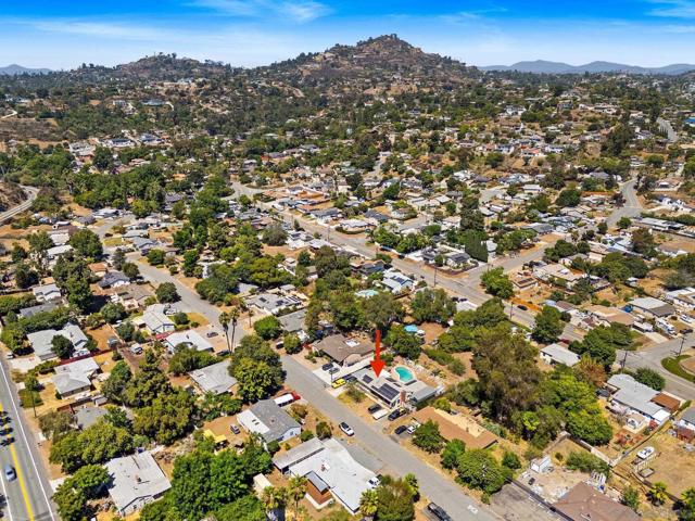 4039 Citradora Dr, Spring Valley CA: https://media.crmls.org/mediaz/3b681e35-de36-413f-a9ad-d20f9617b411.jpg