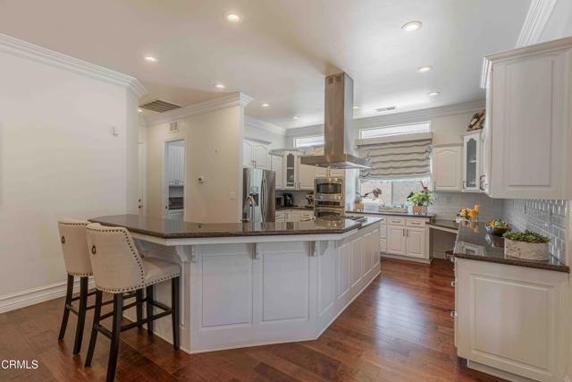 3007 Springbank Court, Bakersfield CA: https://media.crmls.org/mediaz/3b686a55-f395-4b47-9ec4-09b85368c374.jpg