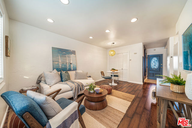 2444 4th Street, 7 photo 3