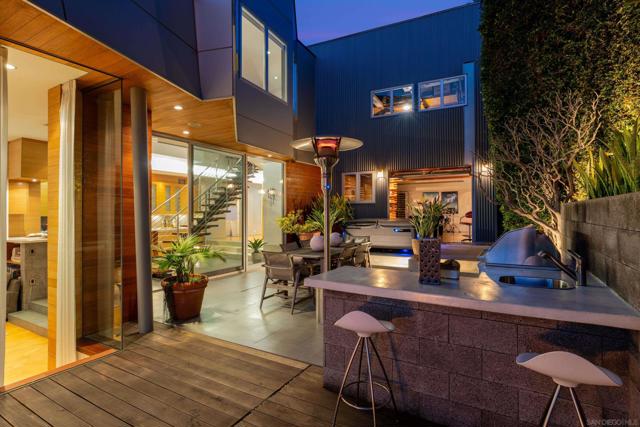 2730 Brant St, San Diego CA: https://media.crmls.org/mediaz/3b694f37-8892-4ea8-bed9-5da213732043.jpg