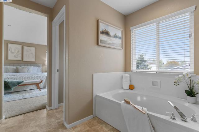 Image 37 of 60 For 6953 Bear Creek Dr