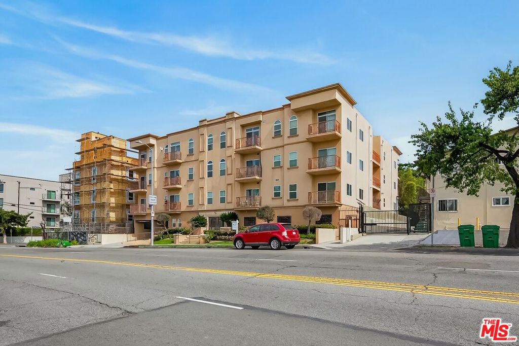 956 S Wilton Place #201