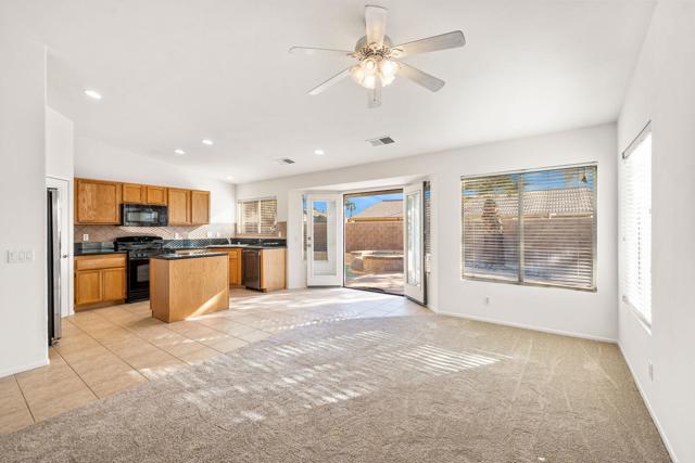 Image 8 of 39 For 83773 Salva Court