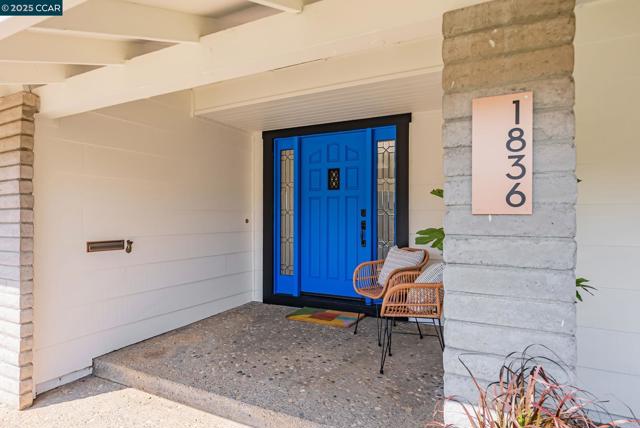 1836 Boxwood Dr, Concord CA: https://media.crmls.org/mediaz/3b6a7783-43a1-49cd-979f-b5587e06e1e1.jpg