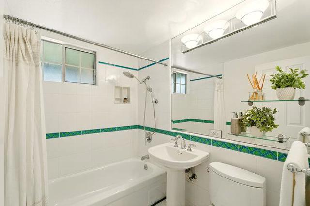 1943 Kentucky Street, Redwood City CA: https://media.crmls.org/mediaz/3b6a7b51-735f-4f99-94cf-bcdf9359c8e0.jpg