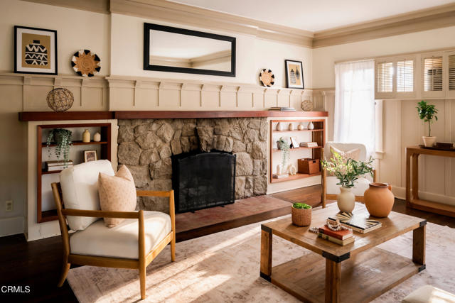 Detail Gallery Image 7 of 61 For 126 E 4th St, Ontario,  CA 91764 - 4 Beds | 3 Baths