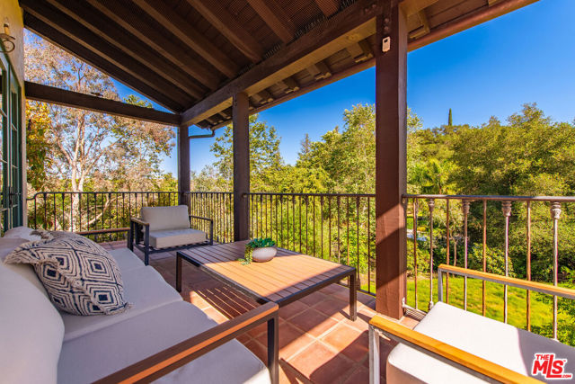 5850 Lapworth Drive, Agoura Hills CA: https://media.crmls.org/mediaz/3b6bbe9c-d425-45a4-be03-3ce059163607.jpg