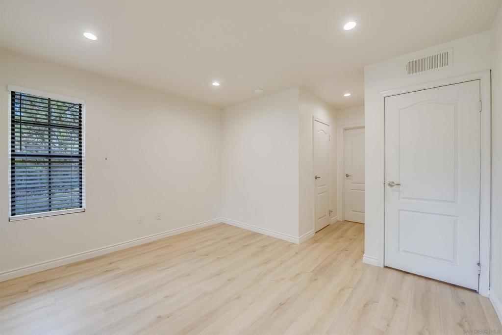 12051 Alta Carmel Ct - photo 16