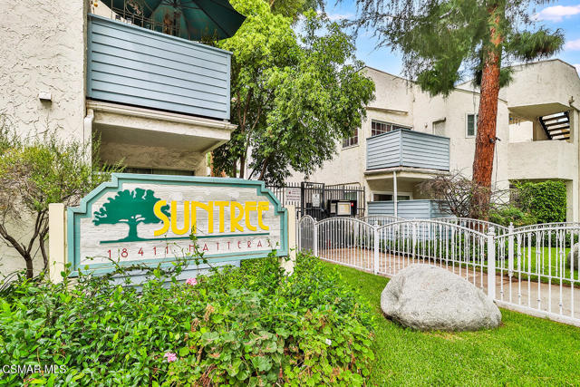18411 Hatteras Street, Tarzana CA: https://media.crmls.org/mediaz/3b6c9e36-71f0-48d5-ae5d-4bb89c27009e.jpg