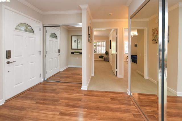 1910 Skycrest Dr, Walnut Creek CA: https://media.crmls.org/mediaz/3b6cb7a2-efa4-49e6-8152-490bb055a173.jpg
