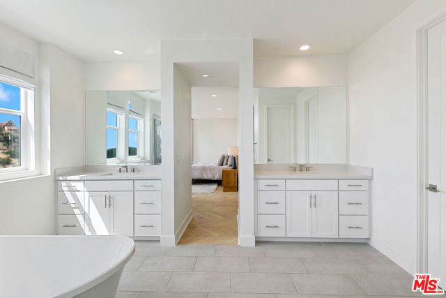 21316 Poema Place, Chatsworth CA: https://media.crmls.org/mediaz/3b6ce21d-7c85-4b46-9822-ff2b26f1bdb9.jpg