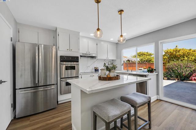 1942 Sherman Dr, Union City CA: https://media.crmls.org/mediaz/3b6d1ad9-1e94-437e-8c9b-7894c775efa3.jpg