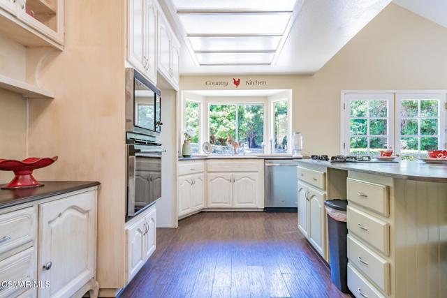 6564 La Cumbre Road, Somis CA: https://media.crmls.org/mediaz/3b6db77b-9acc-4bfa-b005-41496f9097dd.jpg