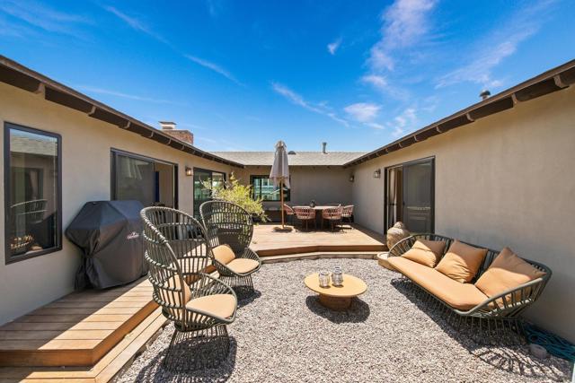 5341 Linda Way, La Jolla CA: https://media.crmls.org/mediaz/3b6e0e7f-7404-4d18-a1de-56603cc4b124.jpg