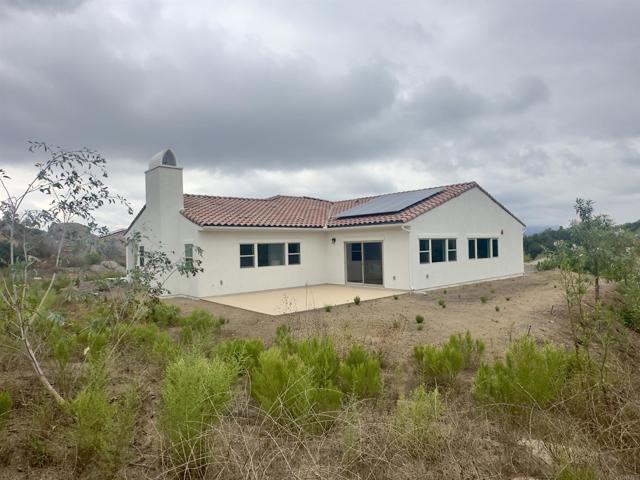 12649 Via Vigneto, Lakeside CA: https://media.crmls.org/mediaz/3b6e15a7-fbec-45cb-bbbc-18073833e857.jpg