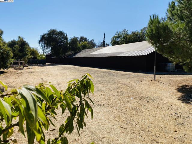 7705 Orford Rd, Stockton CA: https://media.crmls.org/mediaz/3b6e5487-55d2-4598-998e-c96abdefbe21.jpg
