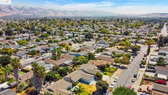 2040 Lanai Ave, San Jose CA: https://media.crmls.org/mediaz/3b6f83a8-c9a3-4cac-b995-e6dcb04abf29.jpg