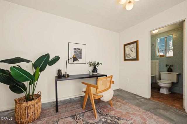 7567 Rosewood Avenue, Los Angeles CA: https://media.crmls.org/mediaz/3b6f92e5-a7be-4829-a234-e7c3eed1803f.jpg