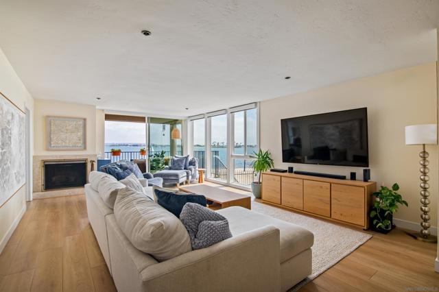 1221 Parker Pl, San Diego CA: https://media.crmls.org/mediaz/3b6fb09f-3892-43a7-b4fd-f2ef64daf59a.jpg