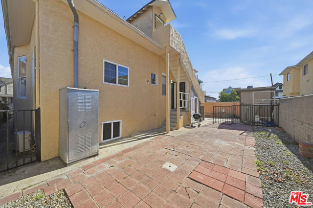 1147 S Westlake Avenue, Los Angeles CA: https://media.crmls.org/mediaz/3b703558-49ee-45af-b062-87f724611d52.jpg