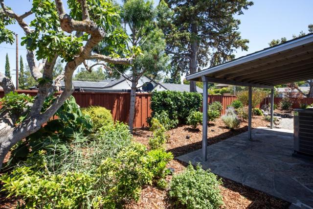 3857 Timlott Court, Palo Alto CA: https://media.crmls.org/mediaz/3b707f00-8f30-44d5-b215-75306ed527ec.jpg