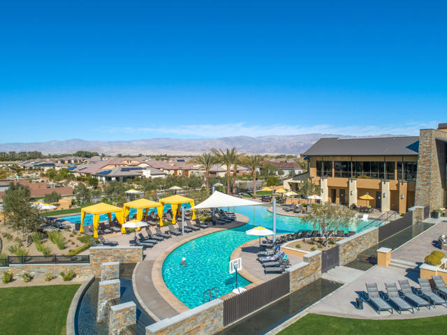 51245 Charlbury Street, Indio CA: https://media.crmls.org/mediaz/3b70f29d-54ec-4464-8d80-7d78c5e083c1.jpg