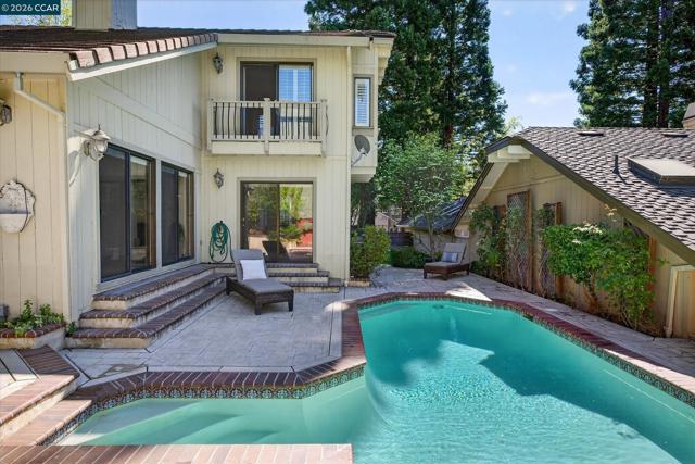 951 Redwood Dr, Danville CA: https://media.crmls.org/mediaz/3b70f4f1-c36d-4c95-a721-0de7fdfb3032.jpg