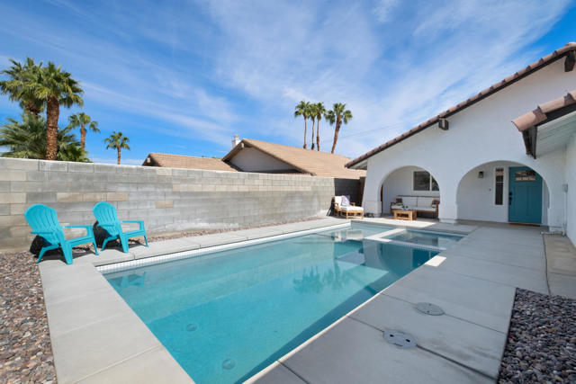 53560 Avenida Herrera, La Quinta CA: https://media.crmls.org/mediaz/3b70f51f-8f97-4b13-9bcc-e82edcbf2b0e.jpg