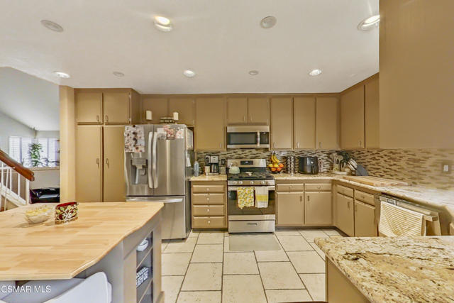 2228 Oak Haven Avenue, Simi Valley CA: https://media.crmls.org/mediaz/3b7174c0-accb-46e3-8021-abac80cd39a8.jpg