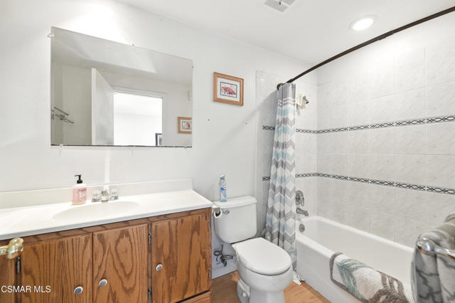 1589 N Alva Circle, Simi Valley CA: https://media.crmls.org/mediaz/3b71e1b3-0c1f-4467-ba46-9c5c248bbeb6.jpg