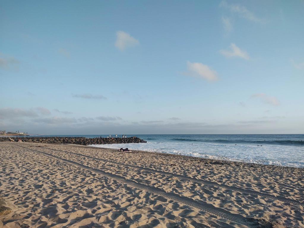 https://media.crmls.org/mediaz/3b7251c9-023f-4a00-9c68-098dd0b3a3dd.jpg?preset=X-Large