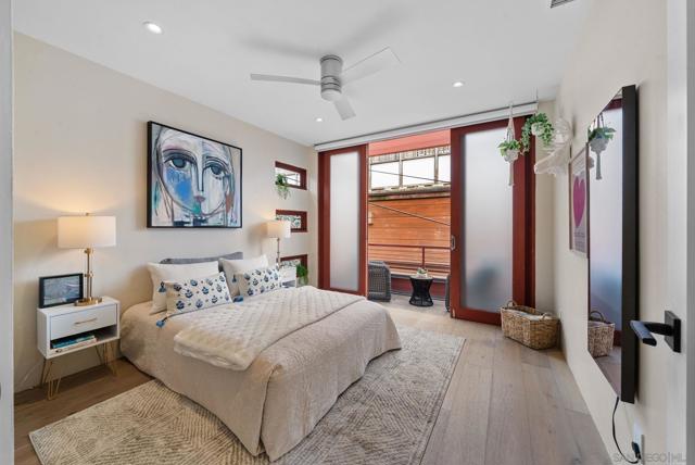 257 Playa Del Sur, La Jolla CA: https://media.crmls.org/mediaz/3b728b3c-3a3a-4c29-bdc1-d9502b813390.jpg