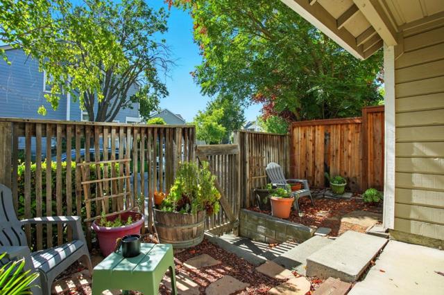 3090 Woods Circle, Davis CA: https://media.crmls.org/mediaz/3b733239-2fd6-40ce-83d3-30e78cf73d87.jpg