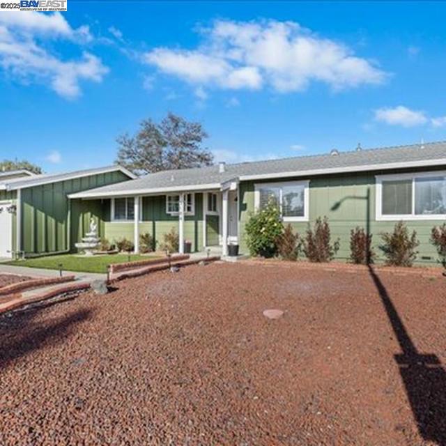 3184 Waugh Place, Fremont CA: https://media.crmls.org/mediaz/3b73a3fa-8f1d-4d15-bd98-eaf03db3c18a.jpg