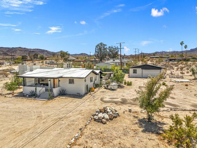 7648 Araby Avenue, 29 Palms CA: https://media.crmls.org/mediaz/3b7491f9-ced1-4fd9-aacb-d20022ed1696.jpg