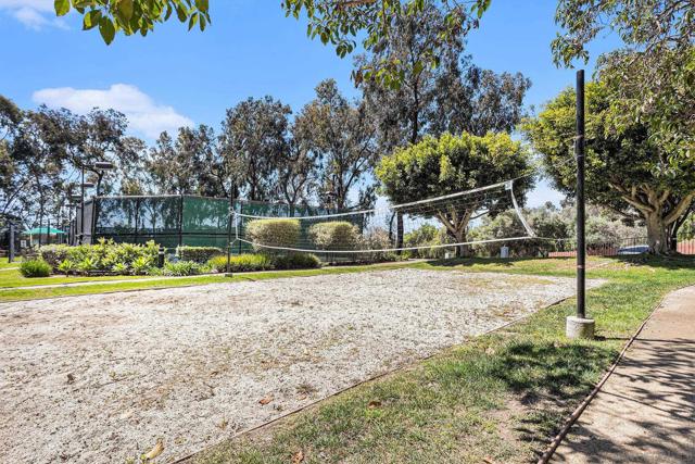 4887 Bella Pacific Row, San Diego CA: https://media.crmls.org/mediaz/3b75ce00-a005-48c5-aed4-c096317e7b89.jpg