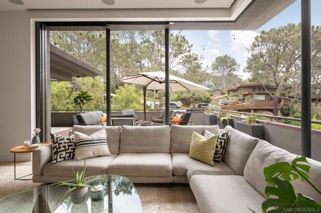 404 Pine Needles, Del Mar CA: https://media.crmls.org/mediaz/3b75cf12-31f9-47a5-ba04-e7974e36a280.jpg