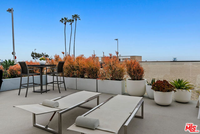 Image 44 of 50 For 270 Palisades Beach Road 203