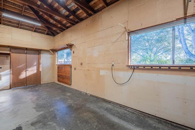 11745 Tam Oshanter Drive, Salinas CA: https://media.crmls.org/mediaz/3b763a4b-8b1a-489e-bd6a-a9ece51d4c89.jpg